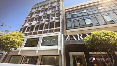 Ampia metratura sul V.le S.Martino