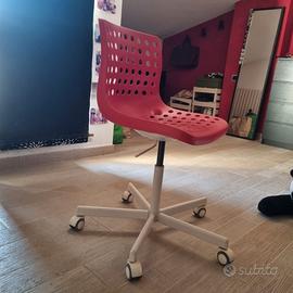 Sedia con ruote rossa IKea
