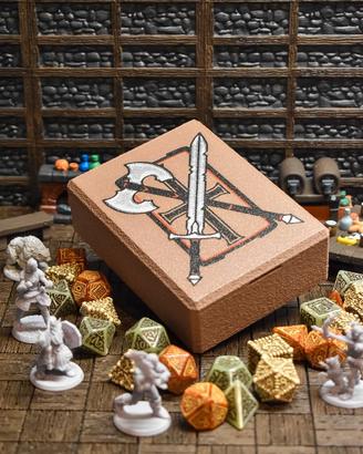 Adventurer Box – Porta Dadi e Miniature