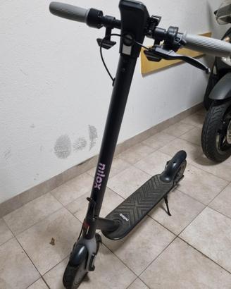 Monopattino elettrico Nilox S1