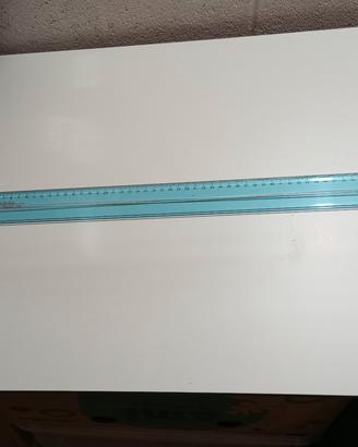tavola da disegno con righello