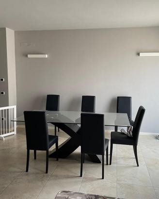 Tavolo cristallo con base in legno e 4 sedie