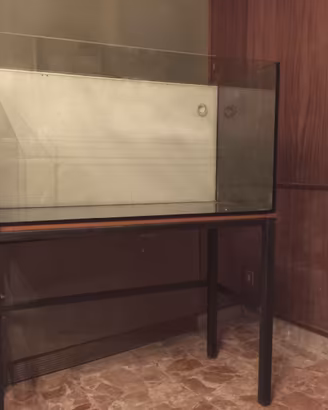 Acquario 330L con supporto in ferro