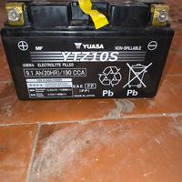 Batteria Yuasa YTZ10S per moto e scooter