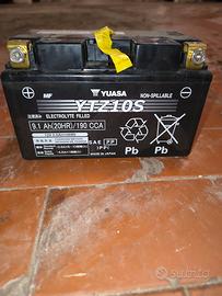 Batteria Yuasa YTZ10S per moto e scooter