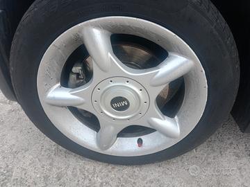 2 cerchi in lega R16 mini One anno 2004