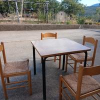 8 Tavoli + 20 sedie in legno 