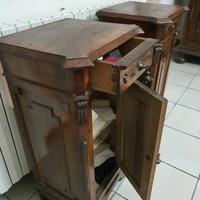 Comodini antichi fine 700 in noce