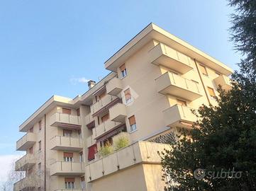 3 LOCALI A SEREGNO