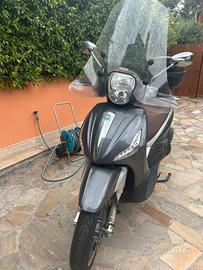 Beverly 300