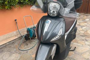 Beverly 300