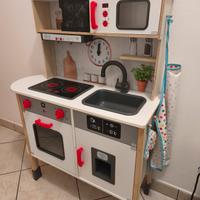 Cucina giocattolo 