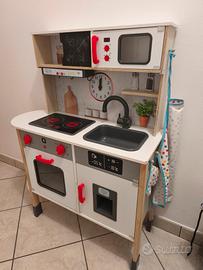 Cucina giocattolo 