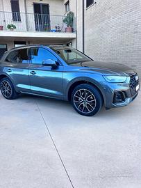 Audi Q5 204cv 2/21 s-line perfetta diesel mild