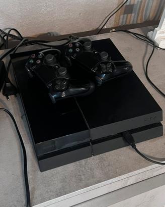 Playstation 4 piu giochi e 2 joypad