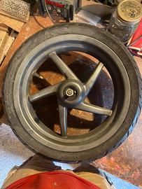 ruota anteriore e gomma aprilia sr 50