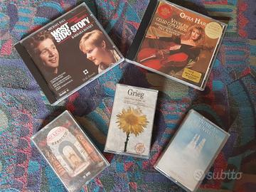 Due CD musicali + tre musicassette