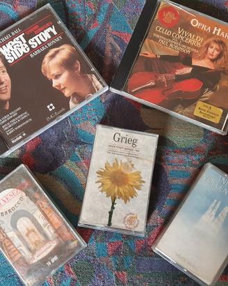 Due CD musicali + tre musicassette