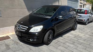 Classe B 180 220000km  full optional