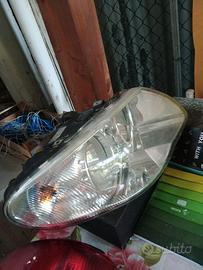 fanali anteriori Chrysler Voyager 4  serie 2006