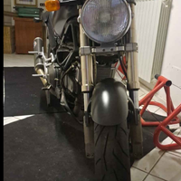 Ducati monster 900