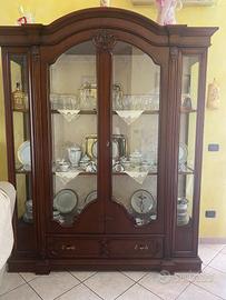 Vetrina stile classico con 2 mensole in vetro