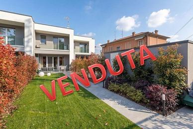 Villetta a schiera di 130 m² con 3 locali e box au