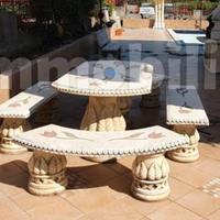 Tavolo e panche da giardino