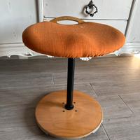 Sgabello ergonomico base ondeggiante stile Stokke