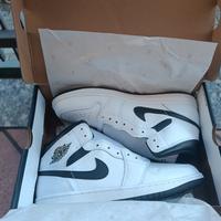 Nike Air Jordan 1 mid 