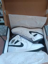 Nike Air Jordan 1 mid 