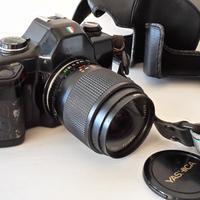 Obiettivo 35-70 Yashica, con macchina fotografica