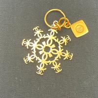 Chanel charm ciondolo dorato colllana bracciale