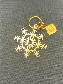 Chanel charm ciondolo dorato colllana bracciale