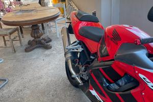 Cbr 600 f sport con molti accessori