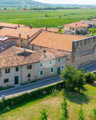 RUSTICO A MEZZANE DI SOTTO