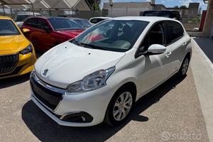 Peugeot 208 BlueHDi 100 navigaz CASTELLETTO 8