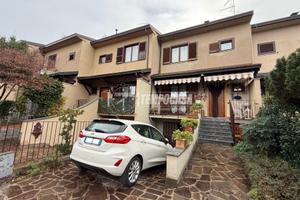 RIF. 022 - VILLA A SCHIERA CON GIARDINO