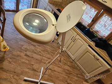 Estetista lente ingrandimento