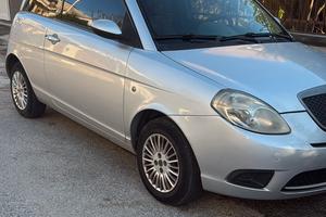 Lancia y