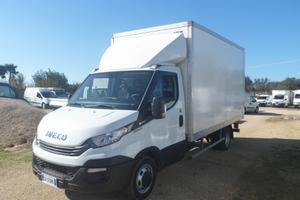 Iveco Daily 35c16 furgonatura con pedana