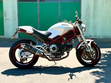 Ducati Monster 900