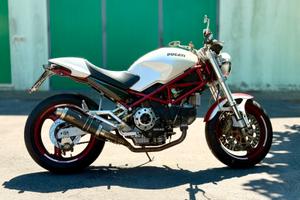 Ducati Monster 900