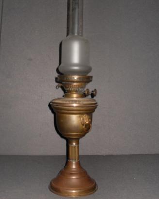 lampada a petrolio antica