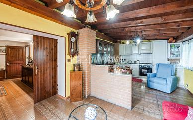 Casa indipendente con ampio cortile