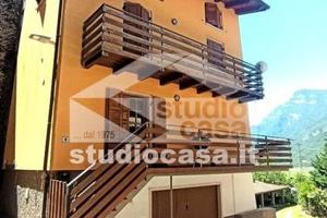 Casa indipendente di 130 m² con 4 locali e box aut