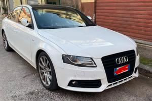 Audi A4 B8 del 2009 Berlina S-Line 2.0 TDI 143Cv