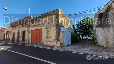 Casa singola con cortile e garage Piedimonte Etneo