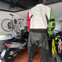 Tuta in pelle traforata per supermotard