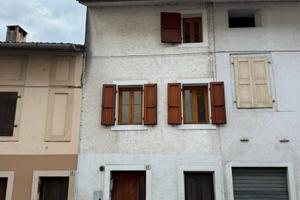 Casa in linea in centro a Pinzano